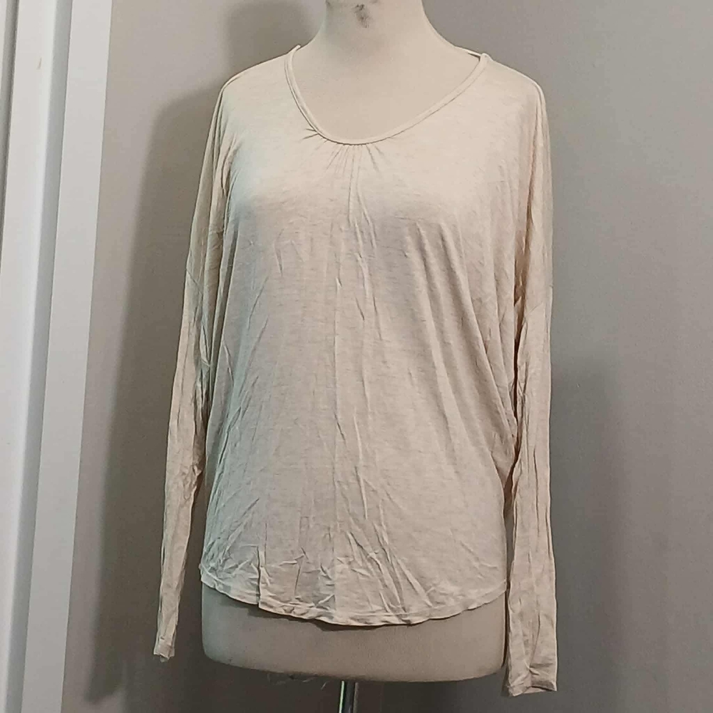 #60 Women's Cream Long Sleeve Top